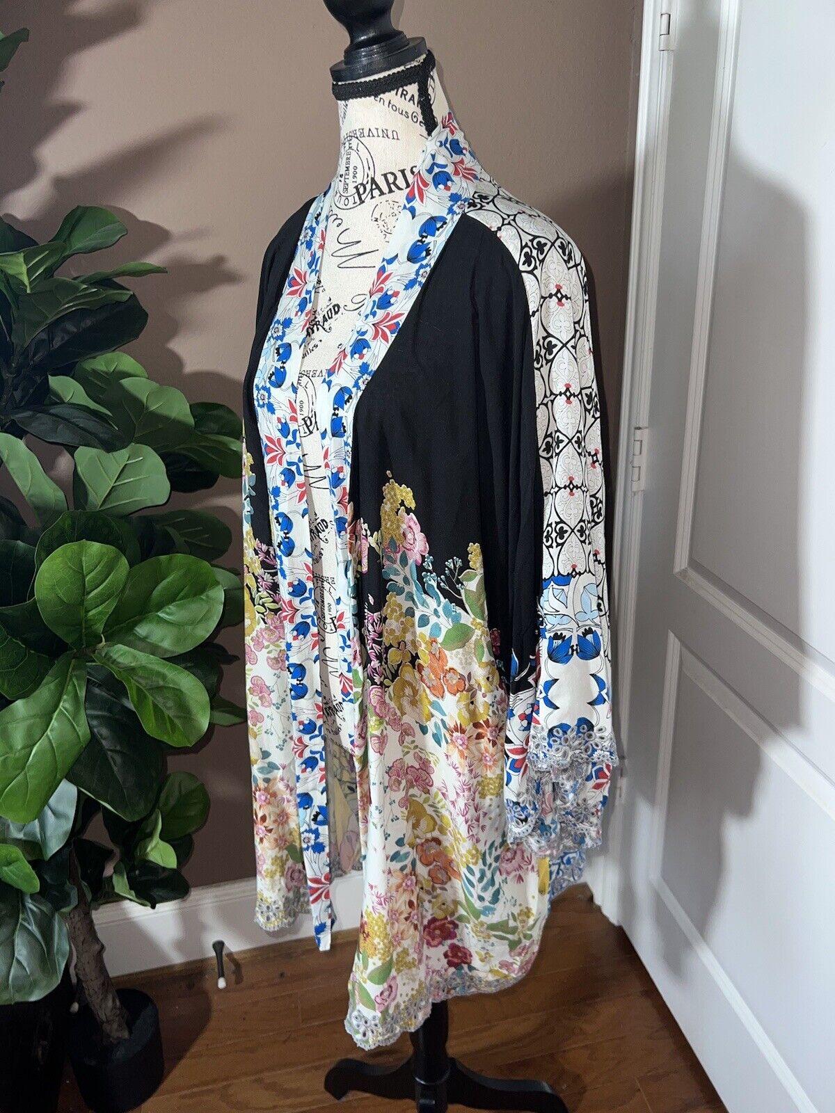 Johnny Was Kimono Silky Floral Multicolor Boho Chic Lightweight Sz XL 1X 1XL