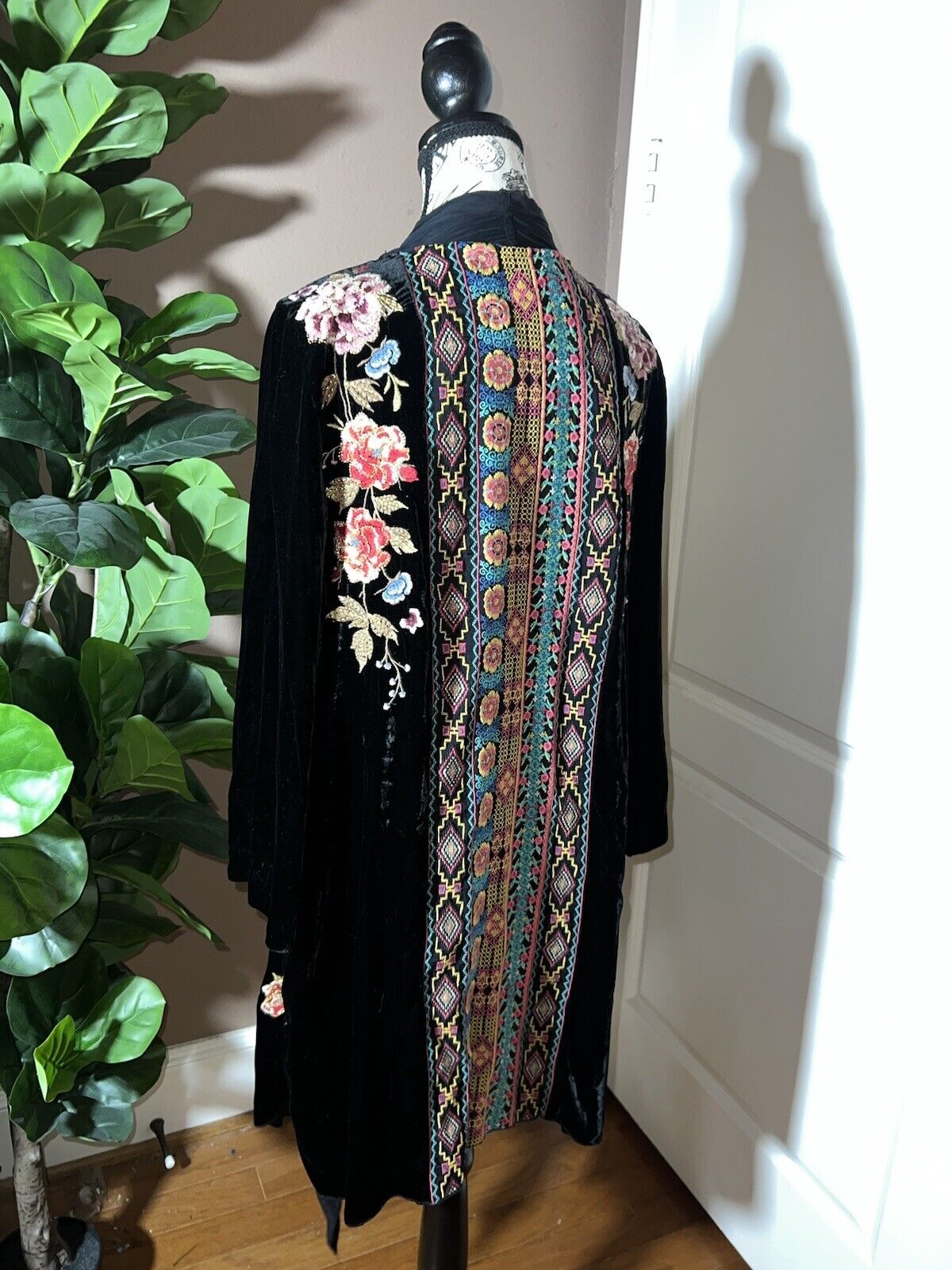 Johnny Was Black Embroidered Velvet & Silk Long Kimono Wrap Large Floral