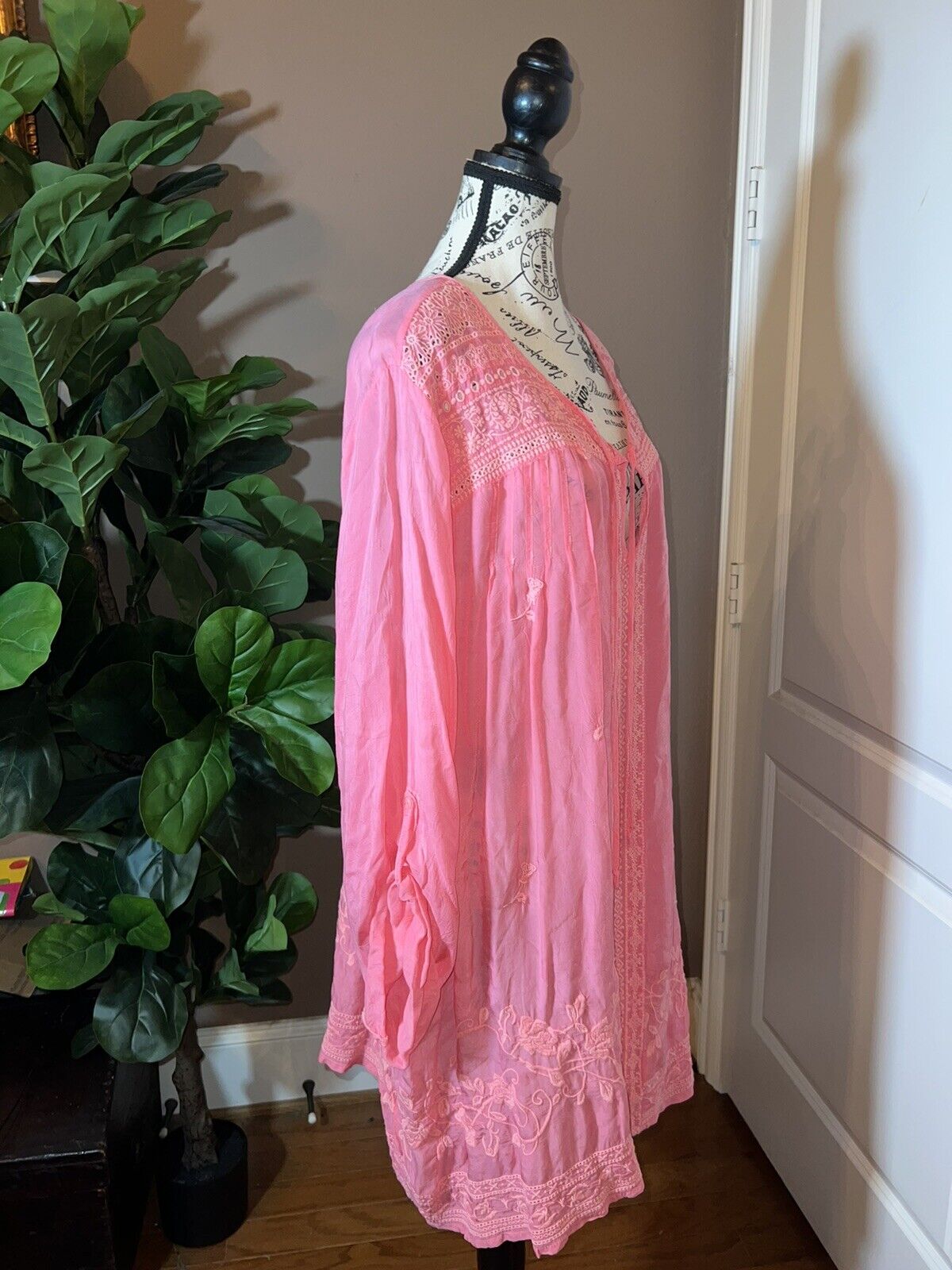 Johnny Was Embroidered Silky Tunic Top Pink Eyelet Lace 2X 2XL XXL Beautiful