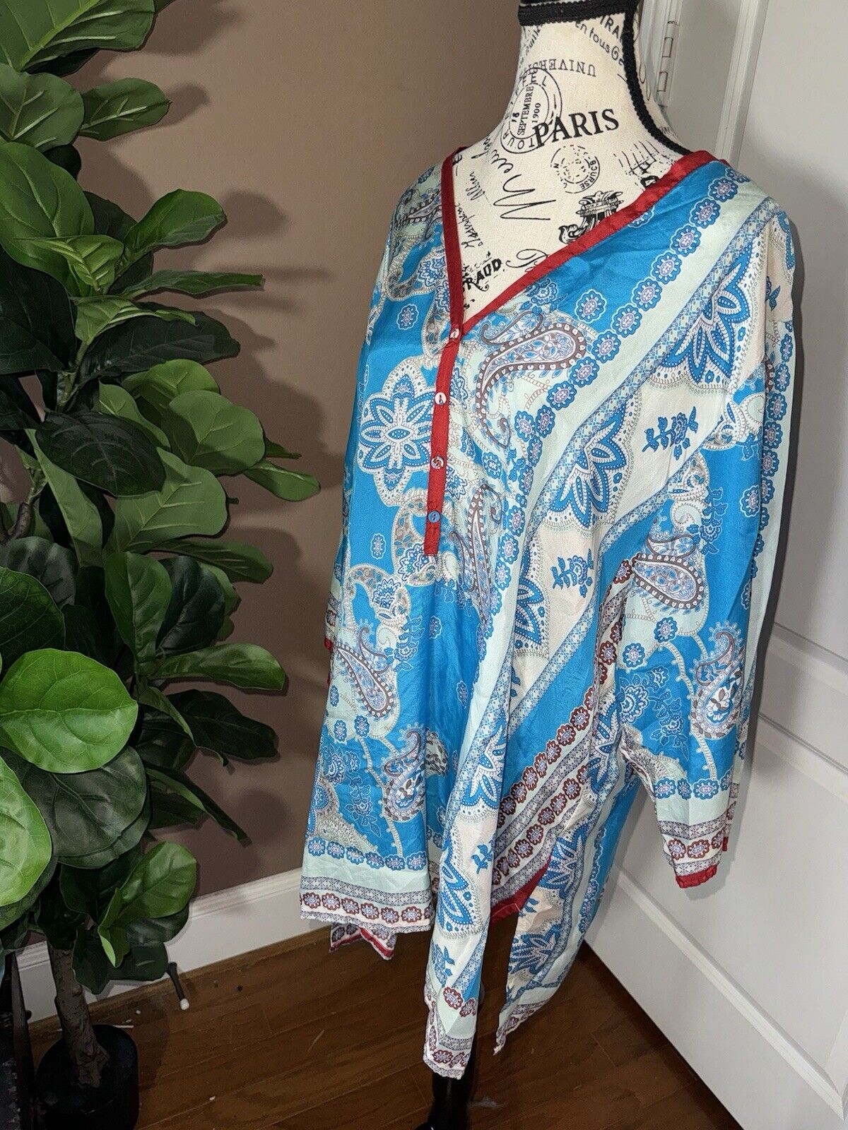 Johnny Was XXL 2X 2XL 100% Silk Long Sleeve Tunic Top Kimono Red White Blue