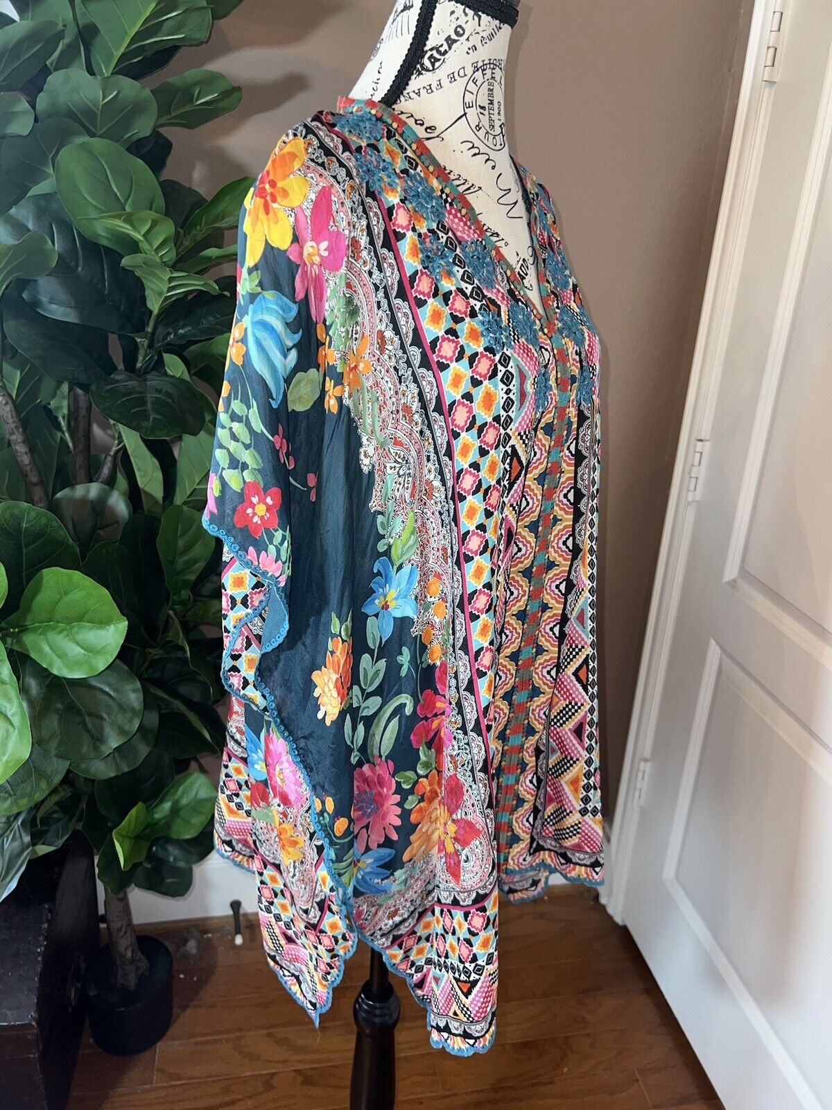 Johnny Was XL 1X 1XL 100% Silk Lagen Tunic Top Blouse Poncho Cover Up