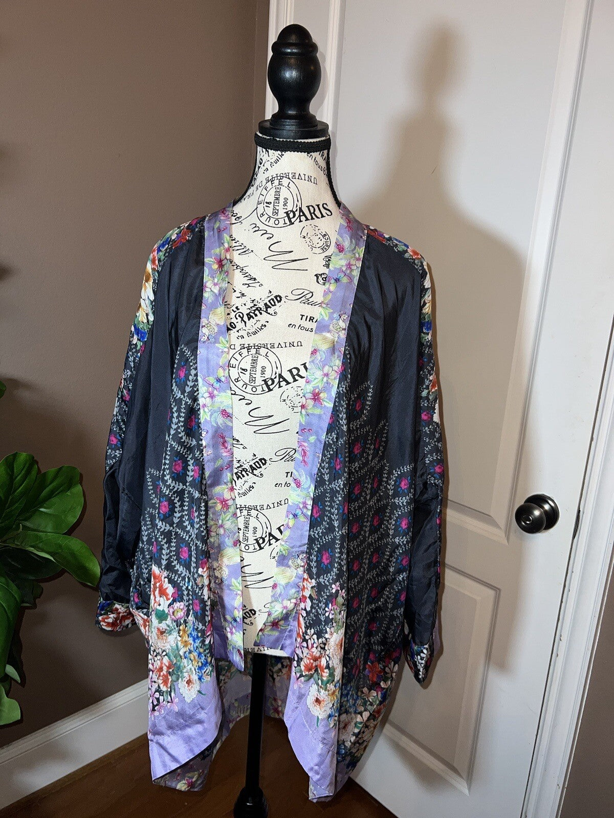 Johnny Was L 100% Silk Kimono Cool Cardigan Lightweight Jacket Lavender & Black Johnny Was