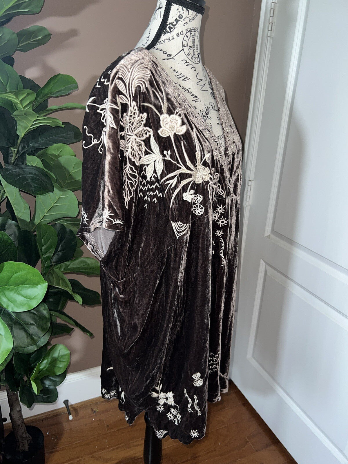 Johnny Was XXL Brown Velvet Heavily Embroidered Tunic Top BOHO Mini Dress Johnny Was