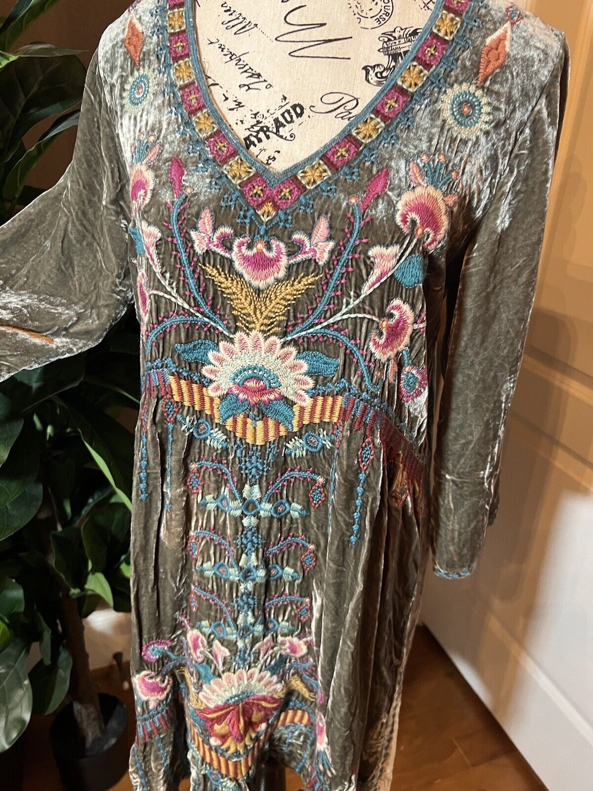 Johnny Was M Medium Grey Velvet Kimono Tunic Mini Dress STUNNING Embroidery