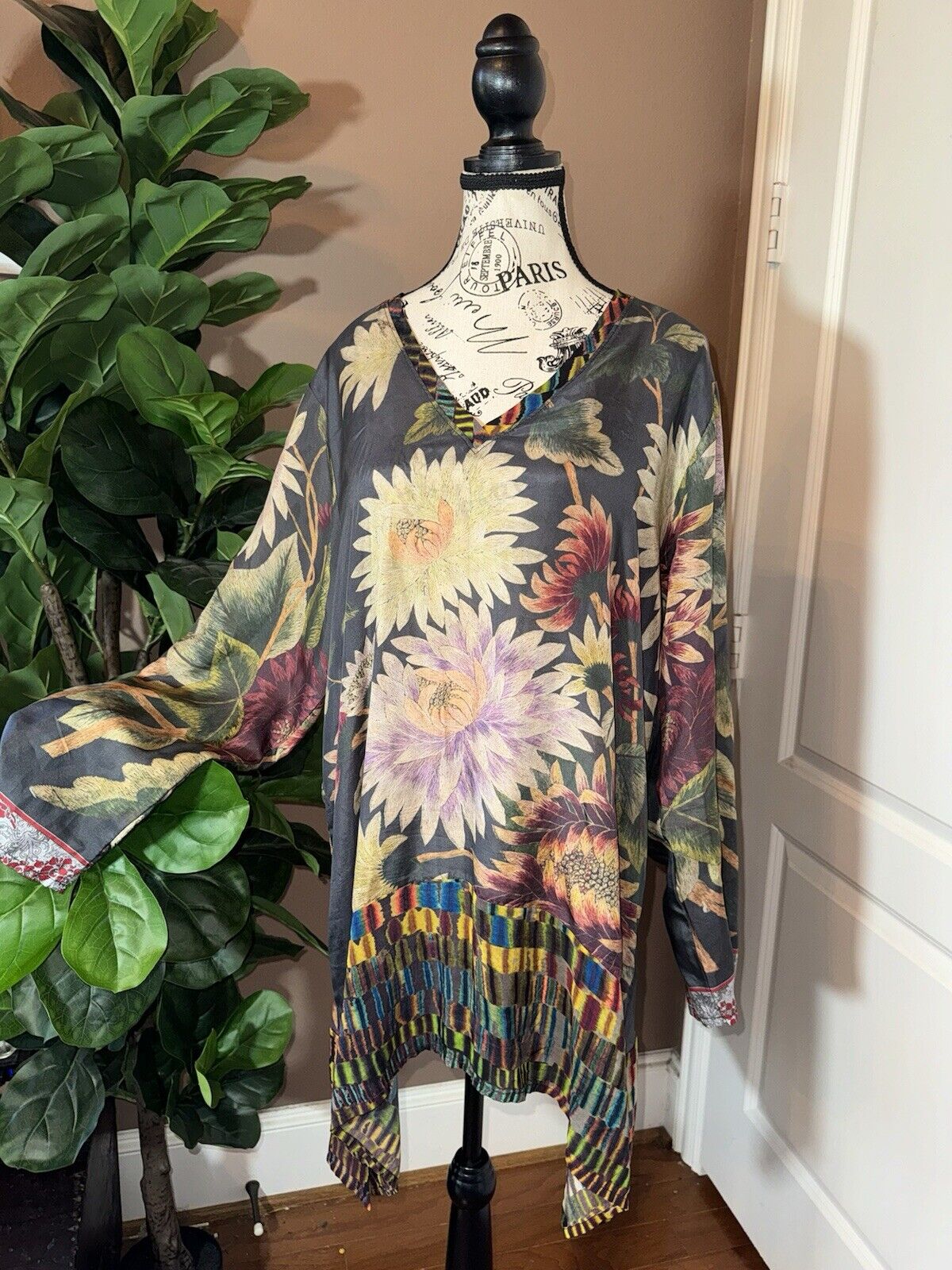 New Johnny Was Sz L Large 100% Silk Blouse Top Tunic Jewel Tones Dahlias