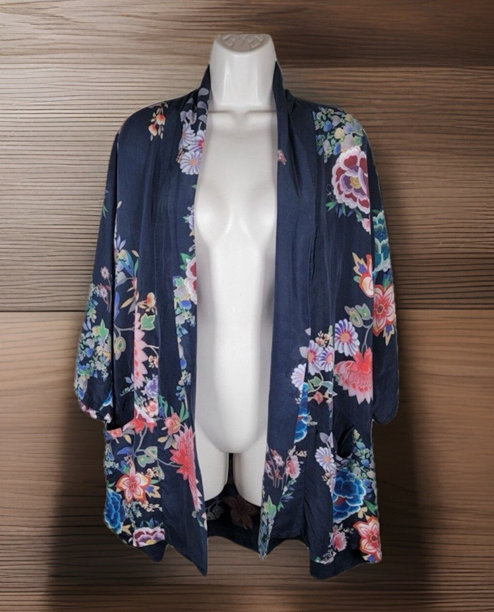 Johnny Was M Silky Kimono Top BOHO Lightweight Cool Florals Jacket Cardigan READ Johnny Was