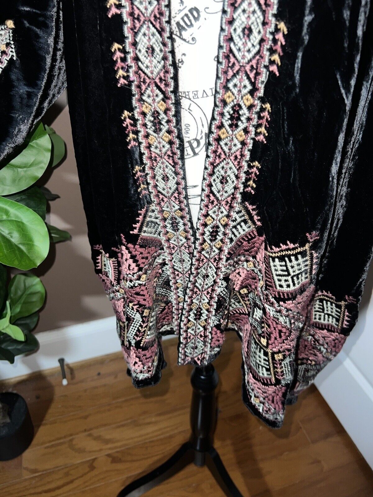 Johnny Was Black Velvet Sz XL ( 1XL  1XL ) Kimono Wrap Heavy Embroidery