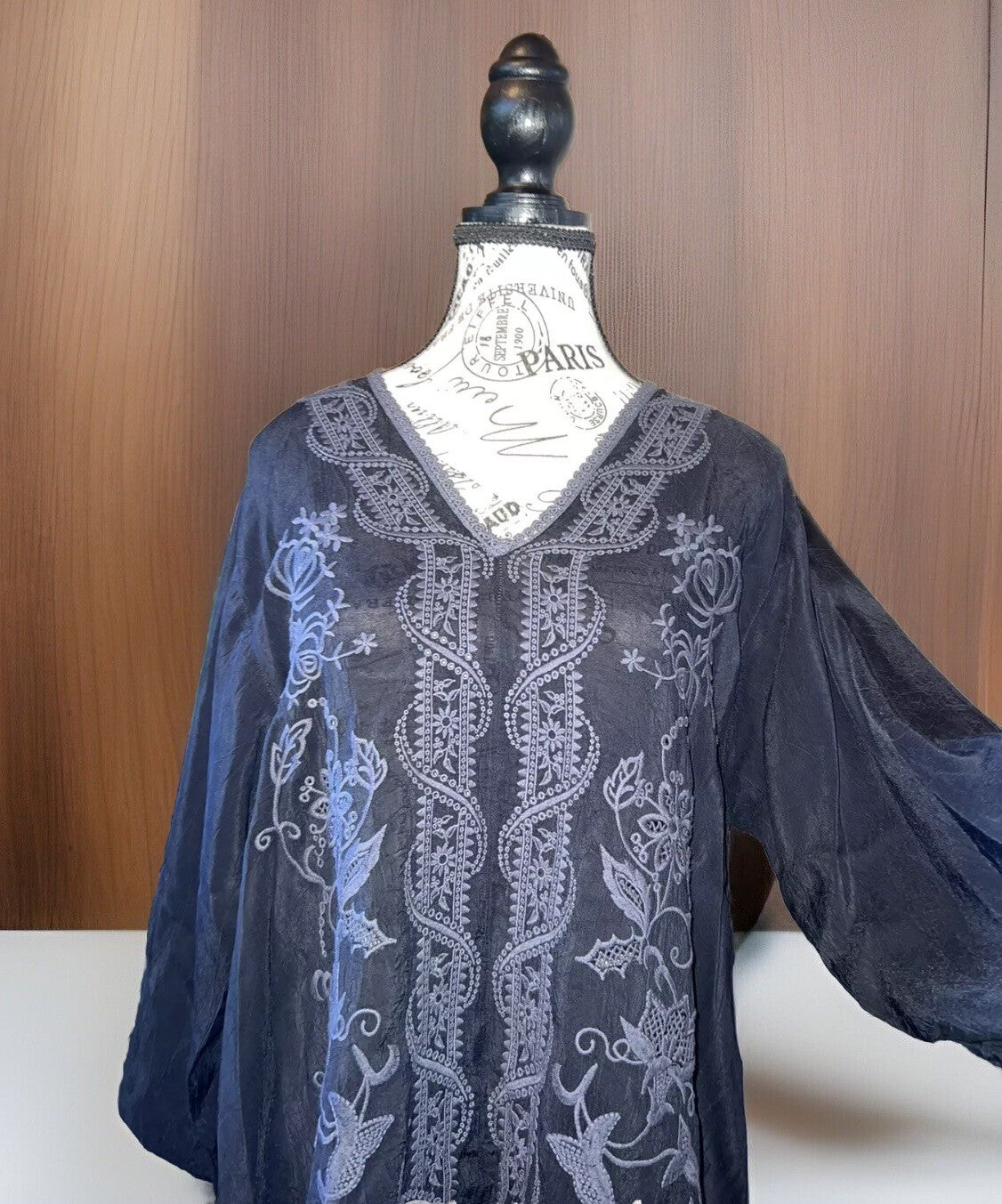 Johnny Was M Black Tunic Top Eyelet & Lace Silky Kimono Sleeves Lightweight Cool Johnny Was