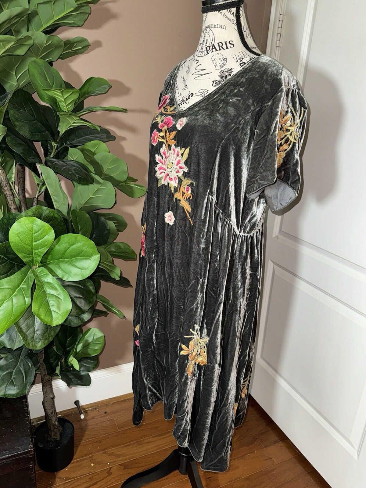 Johnny Was Sz L Large Midi Dress Grey Velvet Floral Asymmetrical Hem