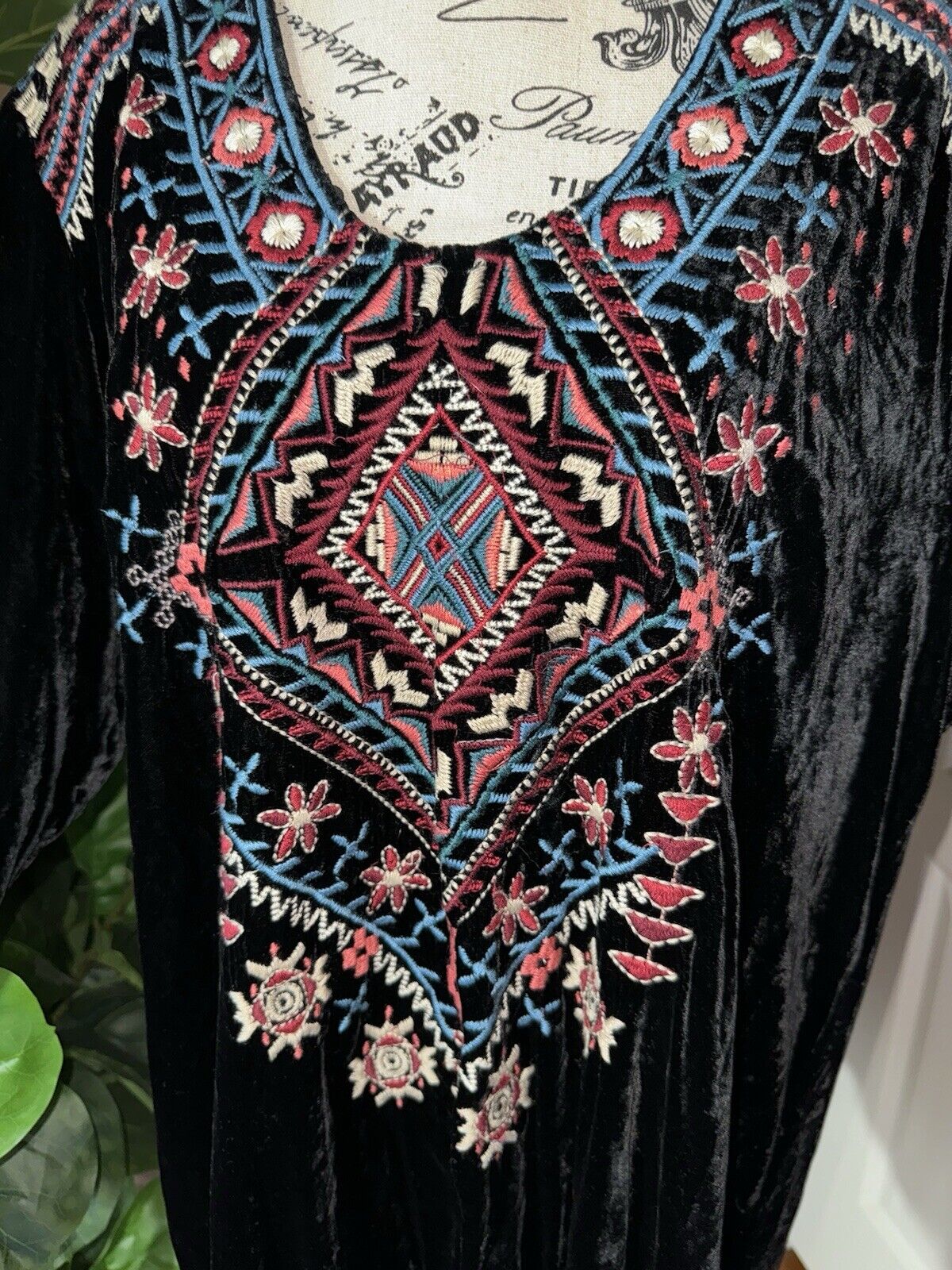 Johnny Was Sz Xl 1X 1XL Black Velvet Heavily Embroidered Tunic Top Geometric