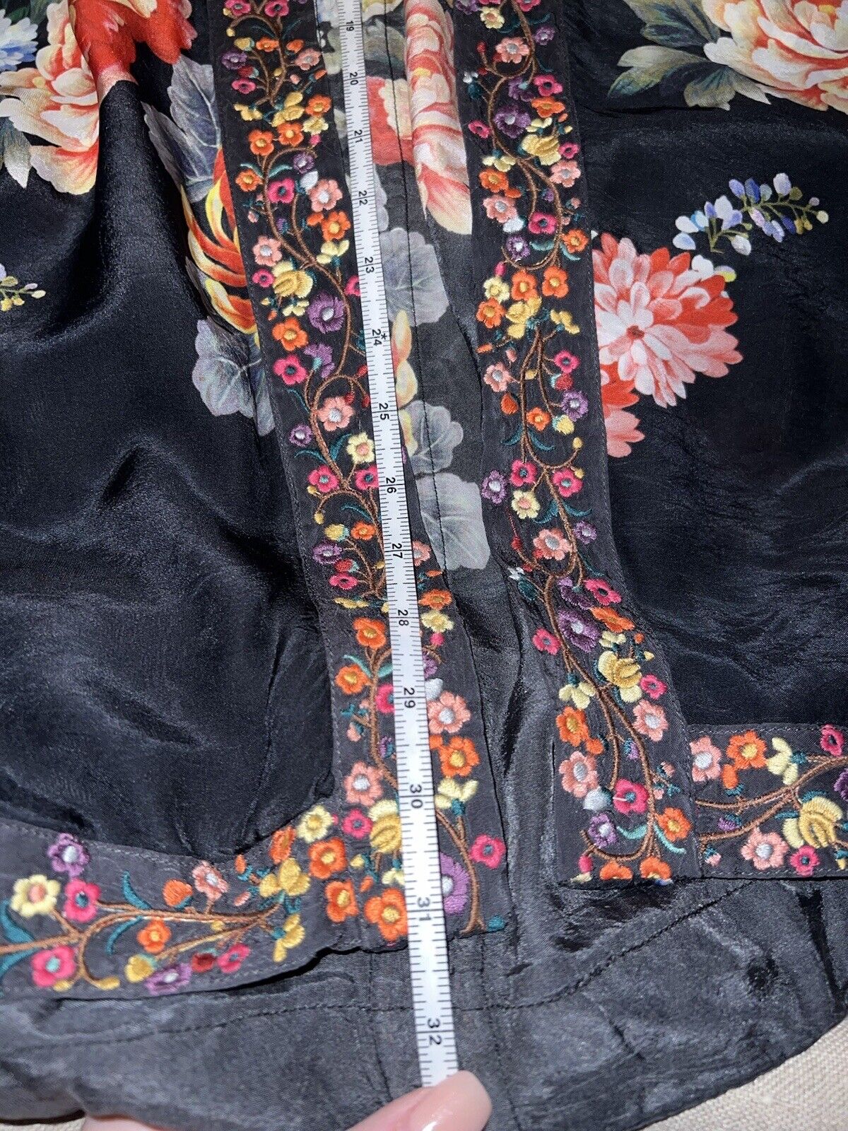 Johnny Was Silky Floral Kimono  Heavily Embroidered Trim L Large Pockets