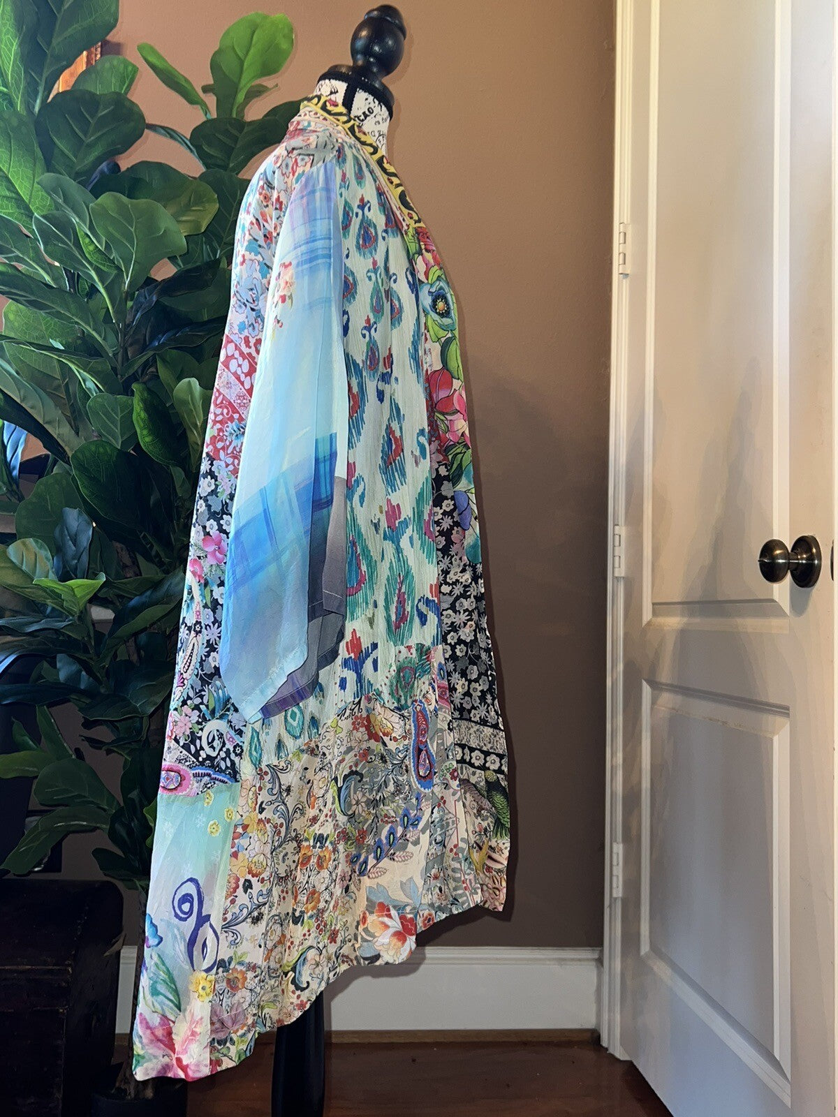 Johnny Was M 100% Silk Kimono Top Lightweight Cool Florals Pastels Cardigan Wrap Johnny Was