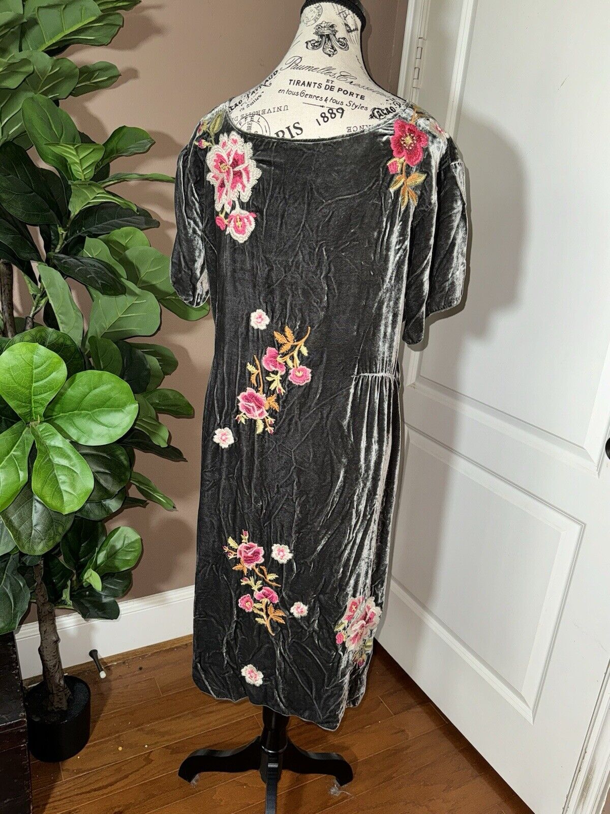 Johnny Was Sz L Large Midi Dress Grey Velvet Floral Asymmetrical Hem