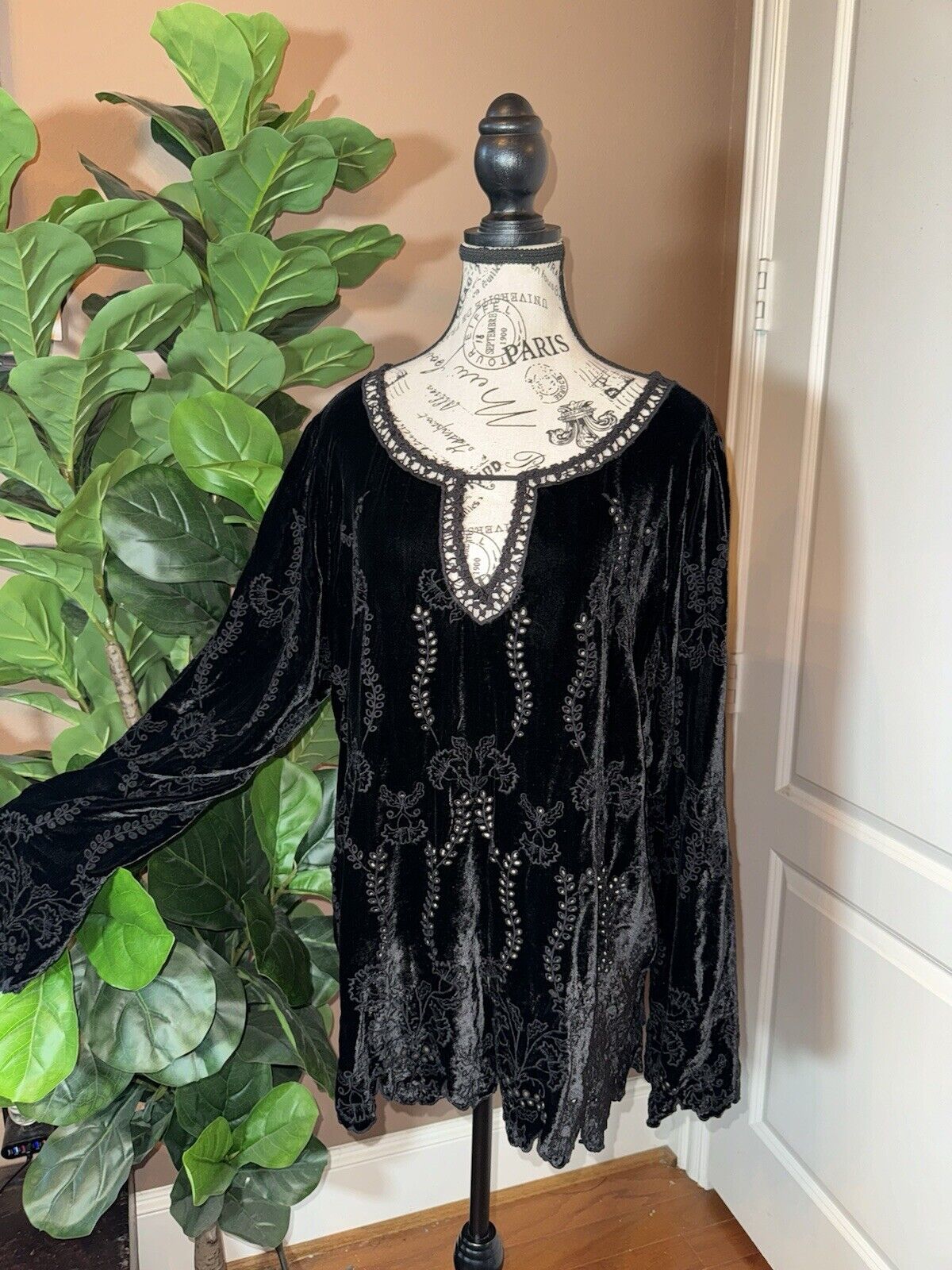 Johnny Was XL Black Velvet Embroidered Tunic Top Peasant Blouse Eyelet Lace