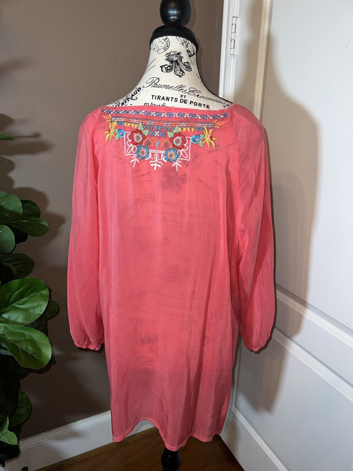 Johnny Was Sz XL Silky Soft Cool Pink Tunic Top Blouse Lightweight Embroidery Johnny Was