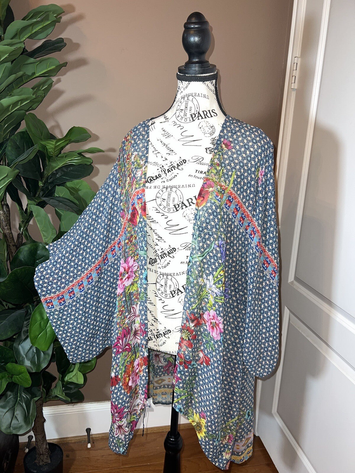 Johnny Was XL 1X 100% Silk Navy Floral Kimono Wrap Cover Up Top Blouse Cool BOHO Johnny Was