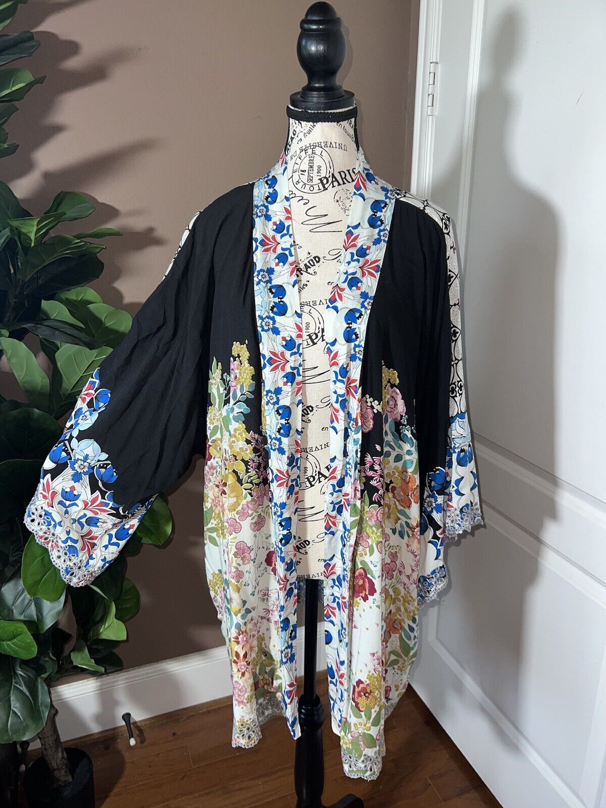 Johnny Was Kimono Silky Floral Multicolor Boho Chic Lightweight Sz XL 1X 1XL