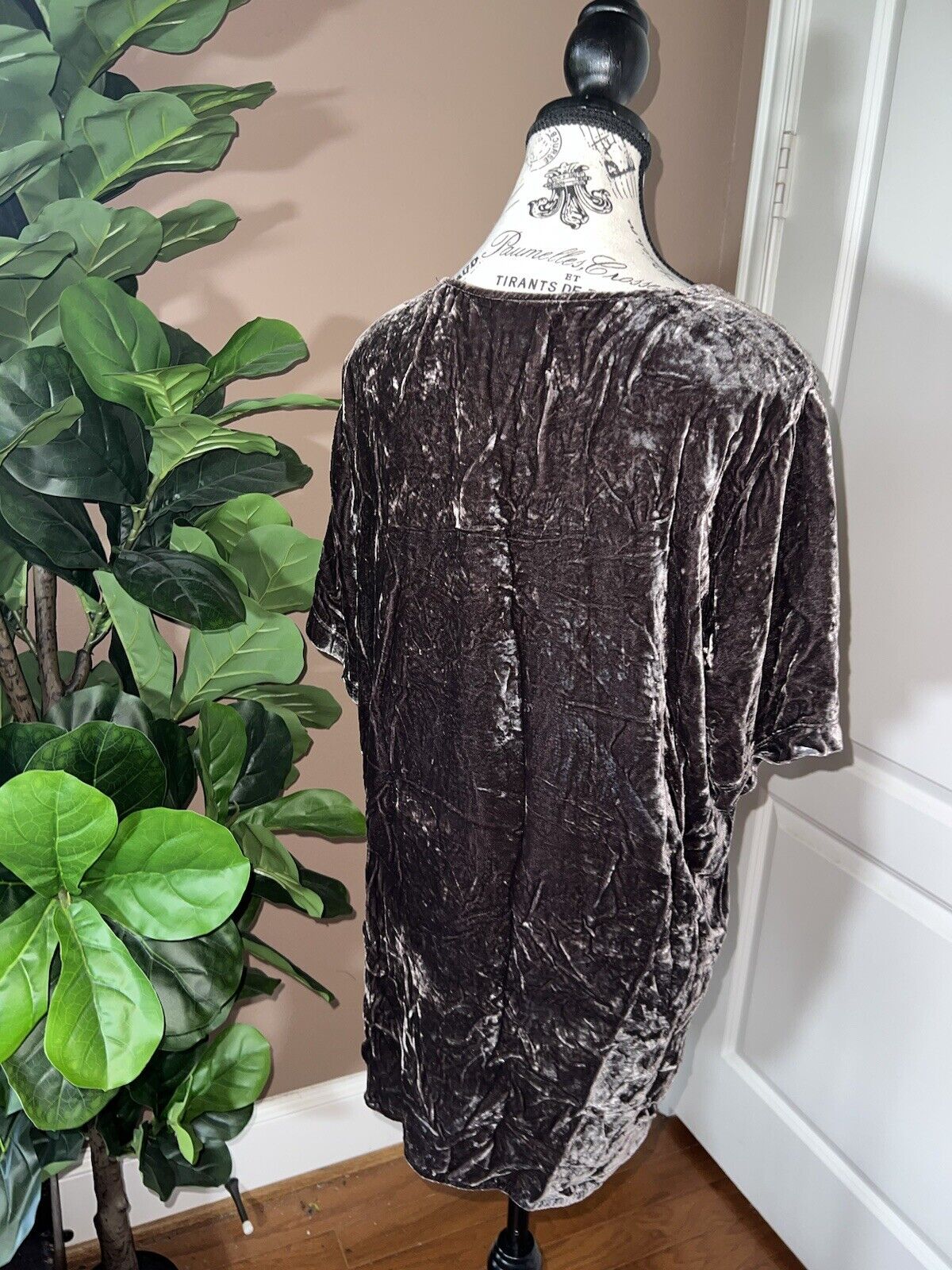 Johnny Was Brown Velvet Heavily Embroidered Tunic Top L Large Great Condition