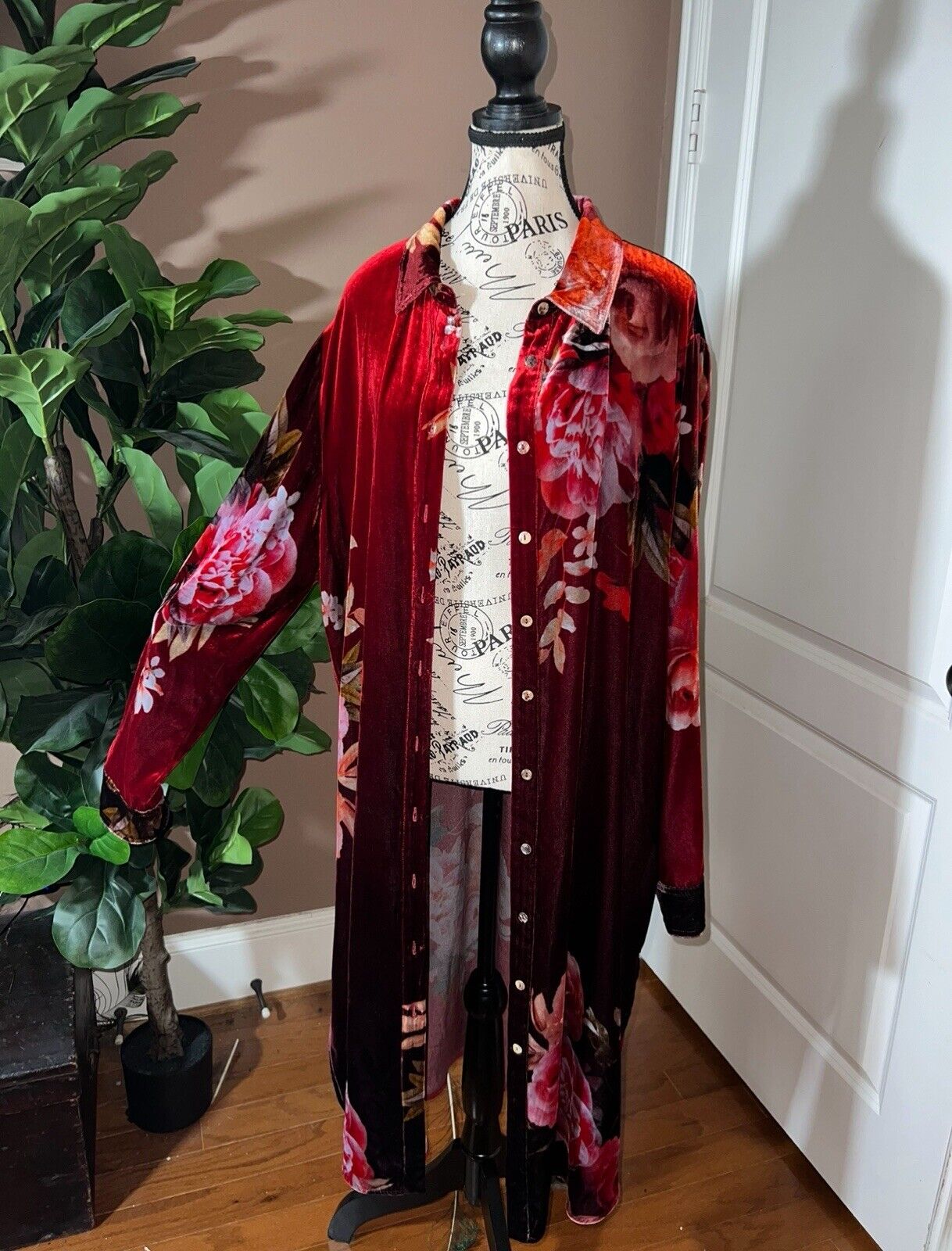 Johnny Was XL Long Velvet Kimono Button Up Shirt Dress Red & Black