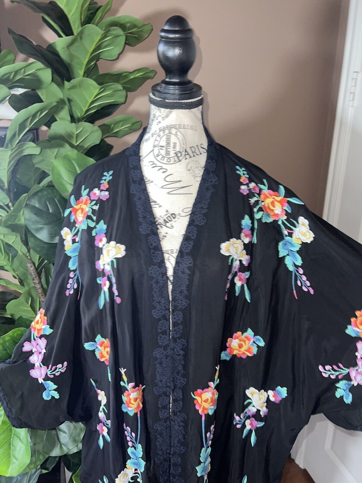 Johnny Was Silky Kimono W/ Embroidery & Flowers Sz XL 1X 1XL  Pockets