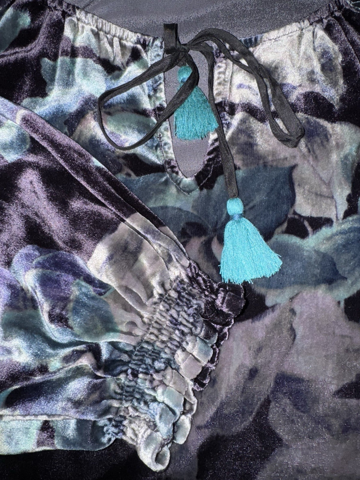 Johnny Was L Large Blue Velvet Peasant Blouse Shirt Tunic Top BOHO Roses Johnny Was