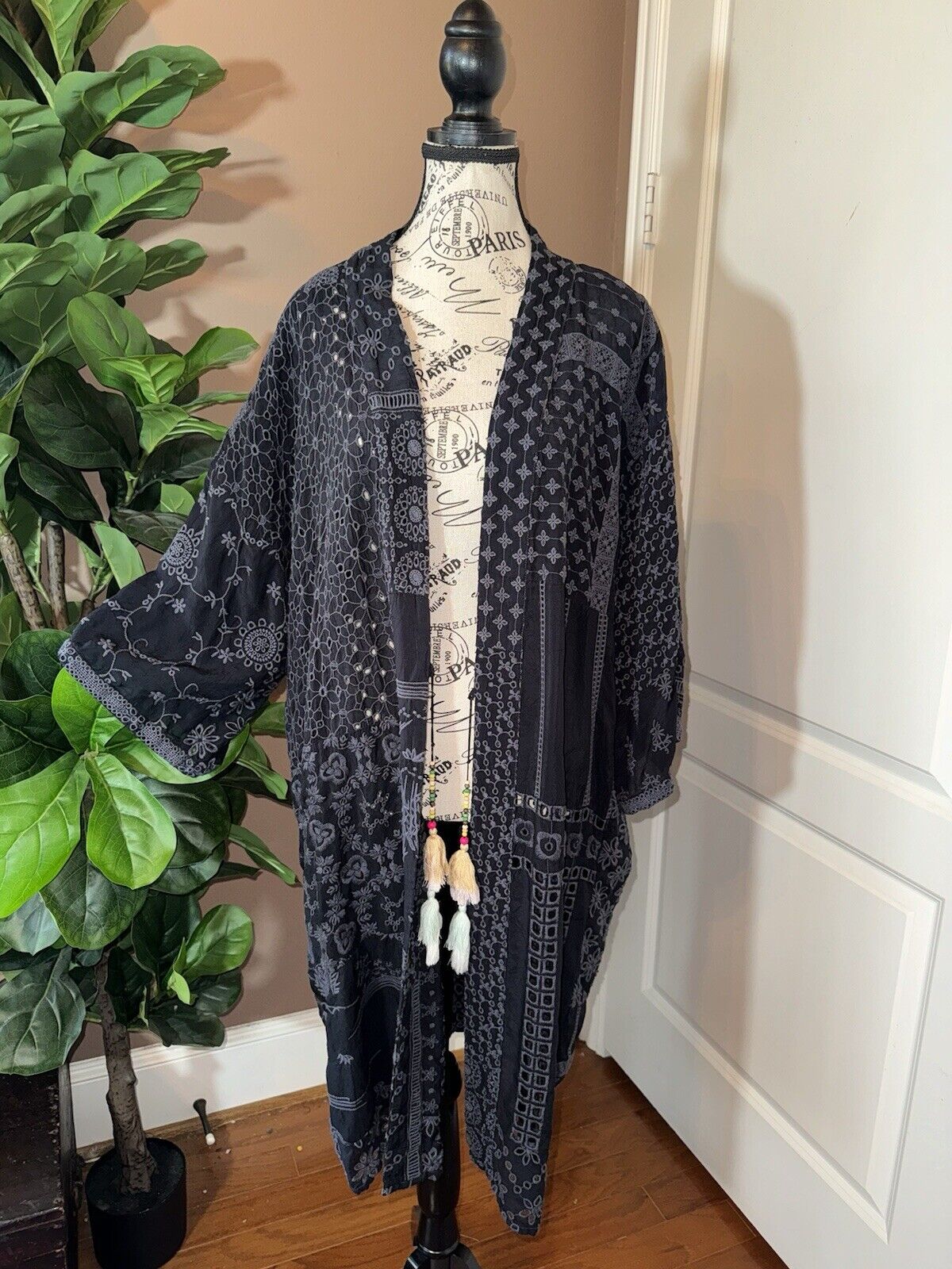 Johnny Was Large Long Kimono Duster 27” PTP Black Eyelet Embroidery Tassels