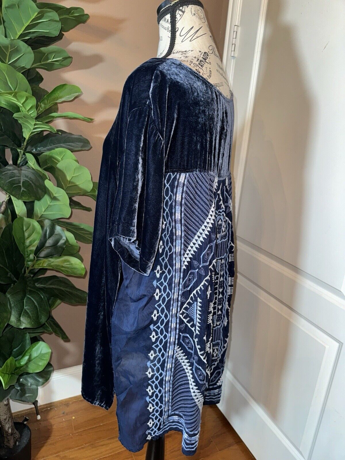 Johnny Was XL 1X Blue Velvet Tunic Top Shirt Mini Dress Embroidered Blouse